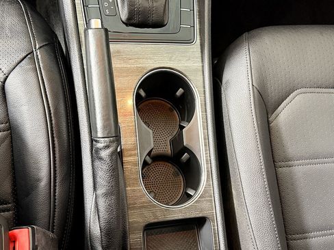 Used 2018 Volkswagen Passat 2.0T SE image 35