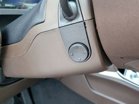 Used 2024 Ford Explorer King Ranch w/ Technology Package RWD image 17