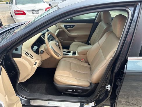 Used 2016 Nissan Altima 2.5 SL w/ 2.5 Technology Package image 11