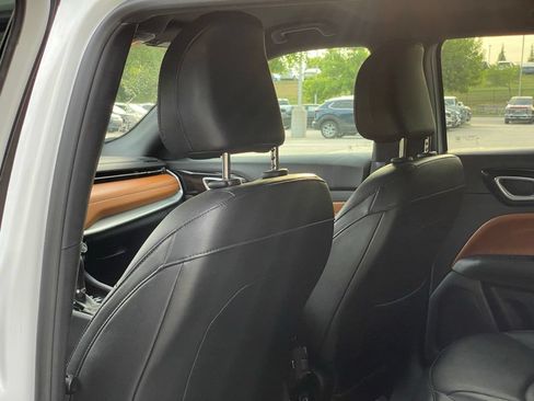 Used 2025 Jeep Compass Limited AWD/4WD image 25