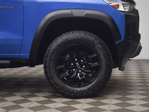 Used 2025 Chevrolet Colorado Trail Boss AWD/4WD image 31