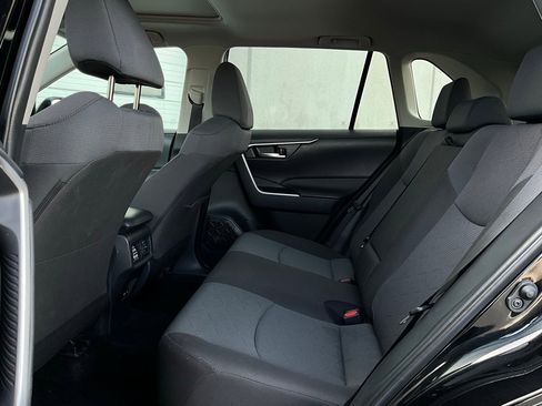 Used 2025 Toyota RAV4 XLE image 12