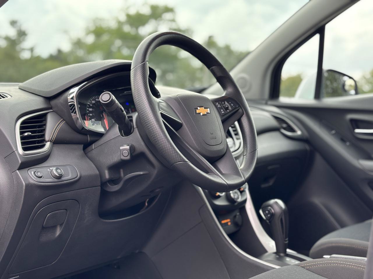 Used 2018 Chevrolet Trax LS AWD/4WD image 17