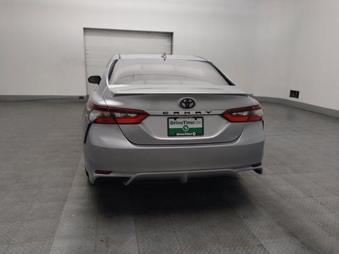 Used 2022 Toyota Camry SE FWD image 6