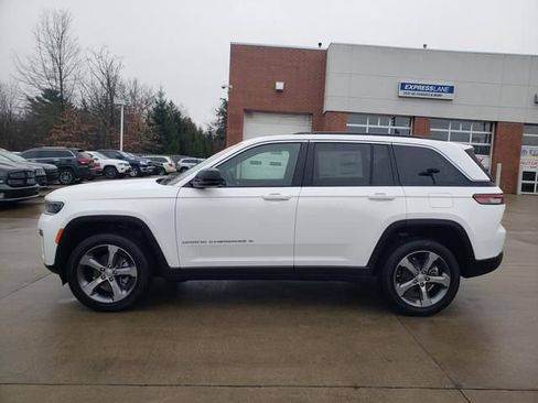 New 2026 Jeep Grand Cherokee Limited AWD/4WD image 3