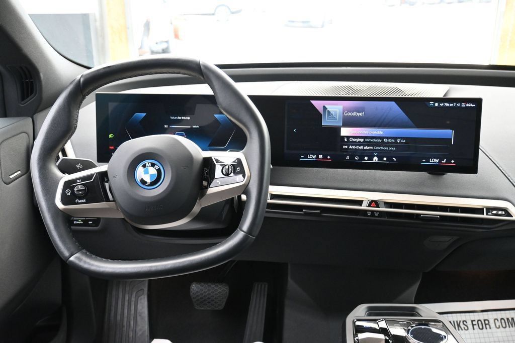 Used 2024 BMW iX xDrive50 w/ Premium Package AWD/4WD image 11