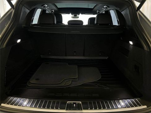 New 2026 Porsche Cayenne image 28