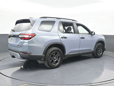 Used 2023 Honda Pilot TrailSport image 6