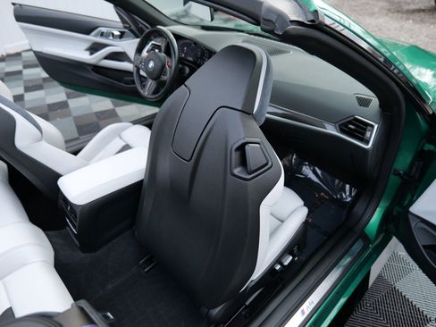 Used 2022 BMW M4 xDrive Competition image 41