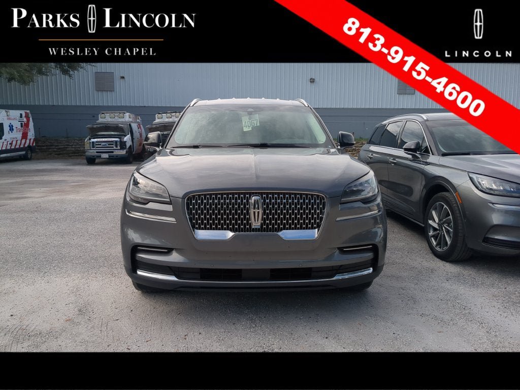 Used 2023 Lincoln Aviator AWD image 6