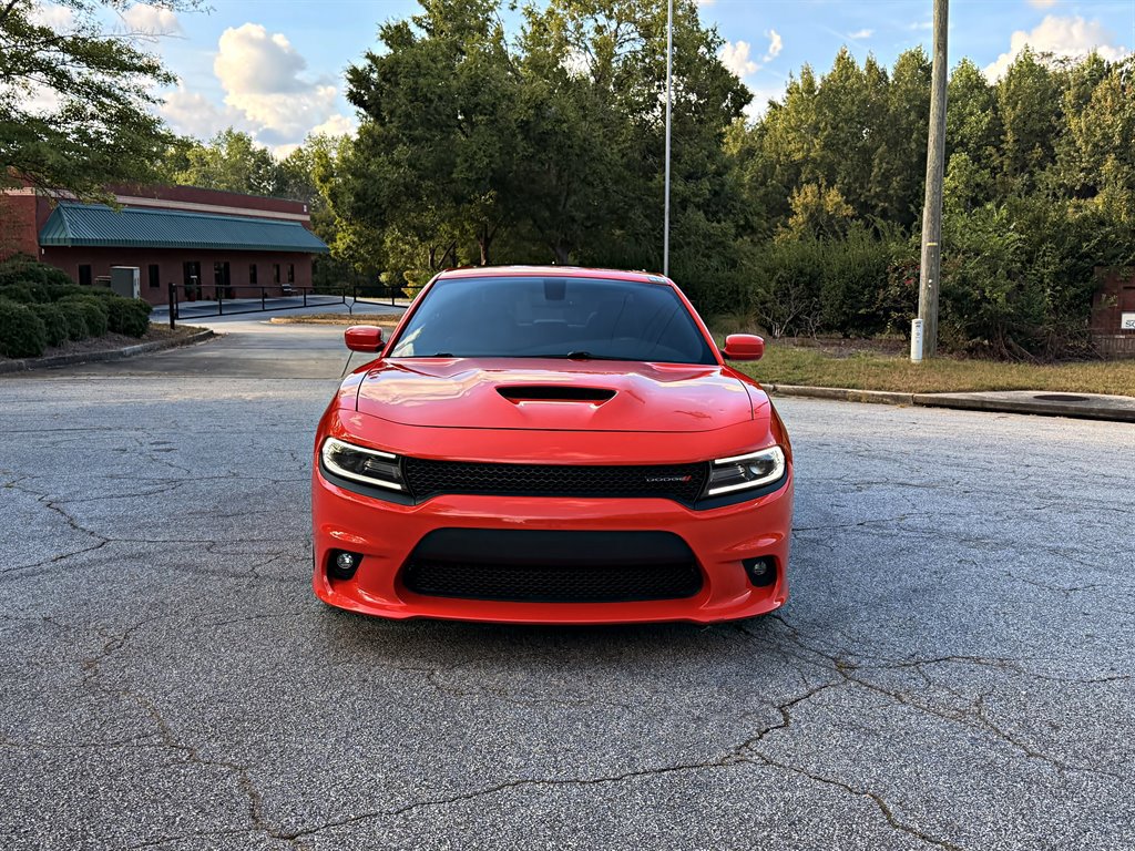 Used 2017 Dodge Charger R/T w/ Plus Group RWD image 2
