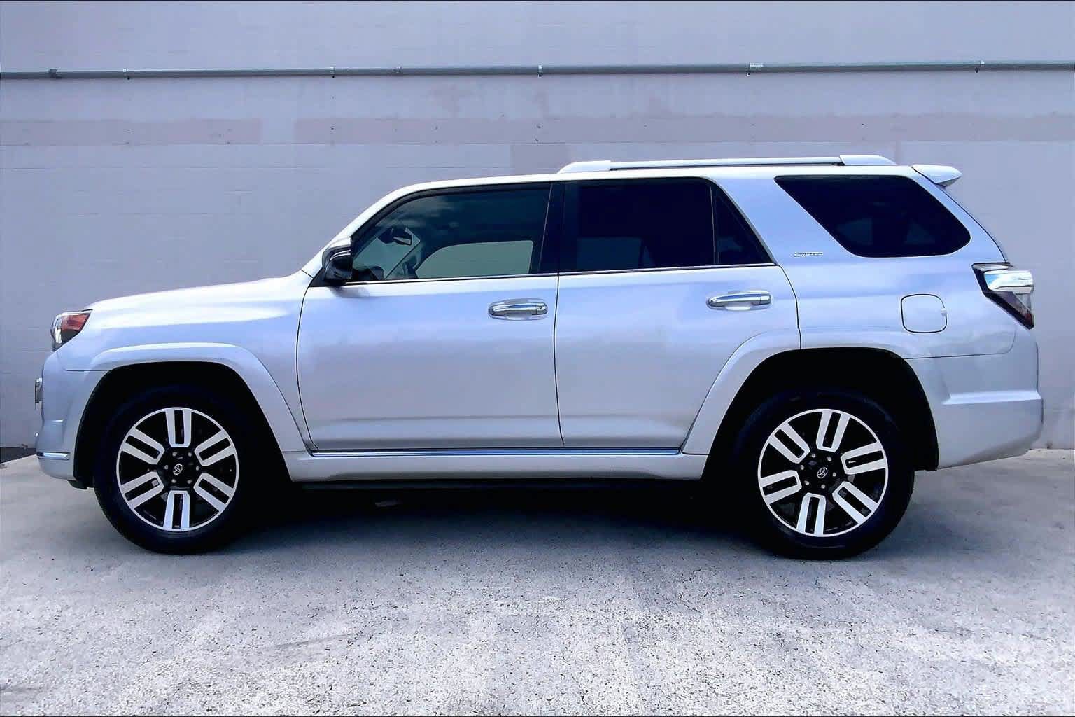 Used 2023 Toyota 4Runner Limited RWD image 3