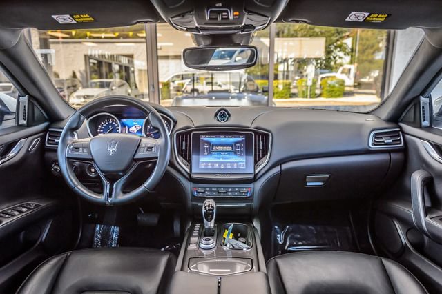 Used 2018 Maserati Ghibli RWD image 3