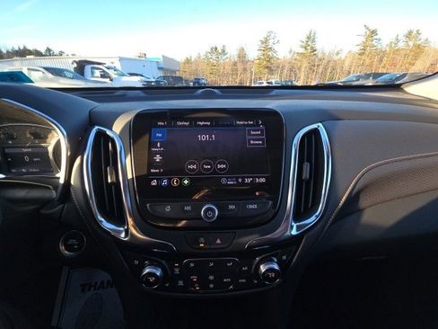 Used 2024 Chevrolet Equinox Premier image 12