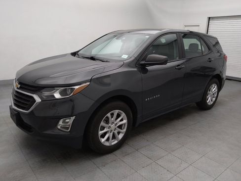 Used 2019 Chevrolet Equinox LS FWD image 2