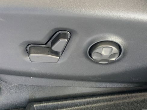 New 2026 Chrysler Pacifica Select image 21