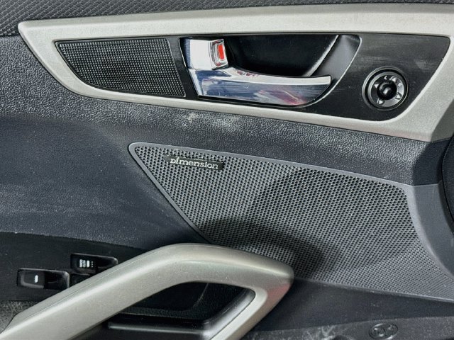 Used 2017 Hyundai Veloster Value Edition FWD image 21