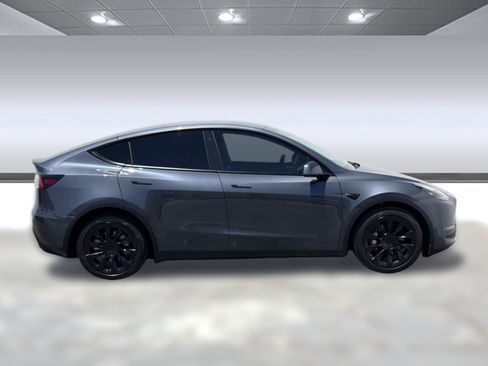 Used 2021 Tesla Model Y Long Range AWD/4WD image 6