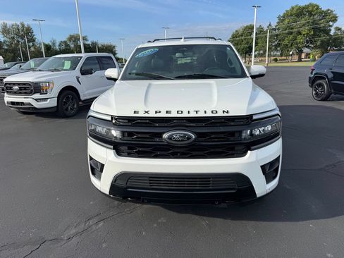 Used 2022 Ford Expedition Max Limited AWD/4WD image 2