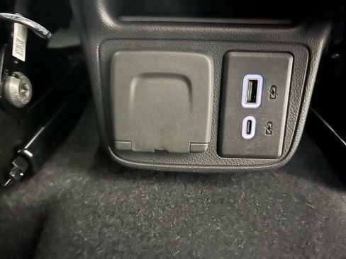 New 2026 Chevrolet Trax RS w/ Sunroof Package image 19