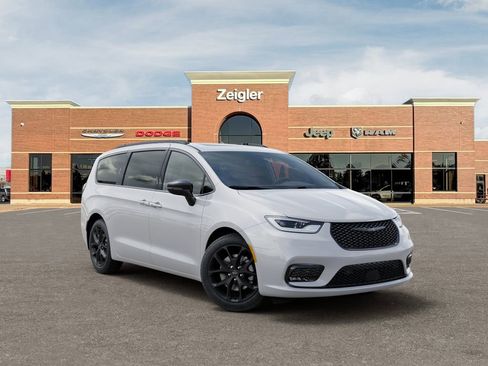 New 2026 Chrysler Pacifica Limited w/ S Appearance Package AWD/4WD image 5