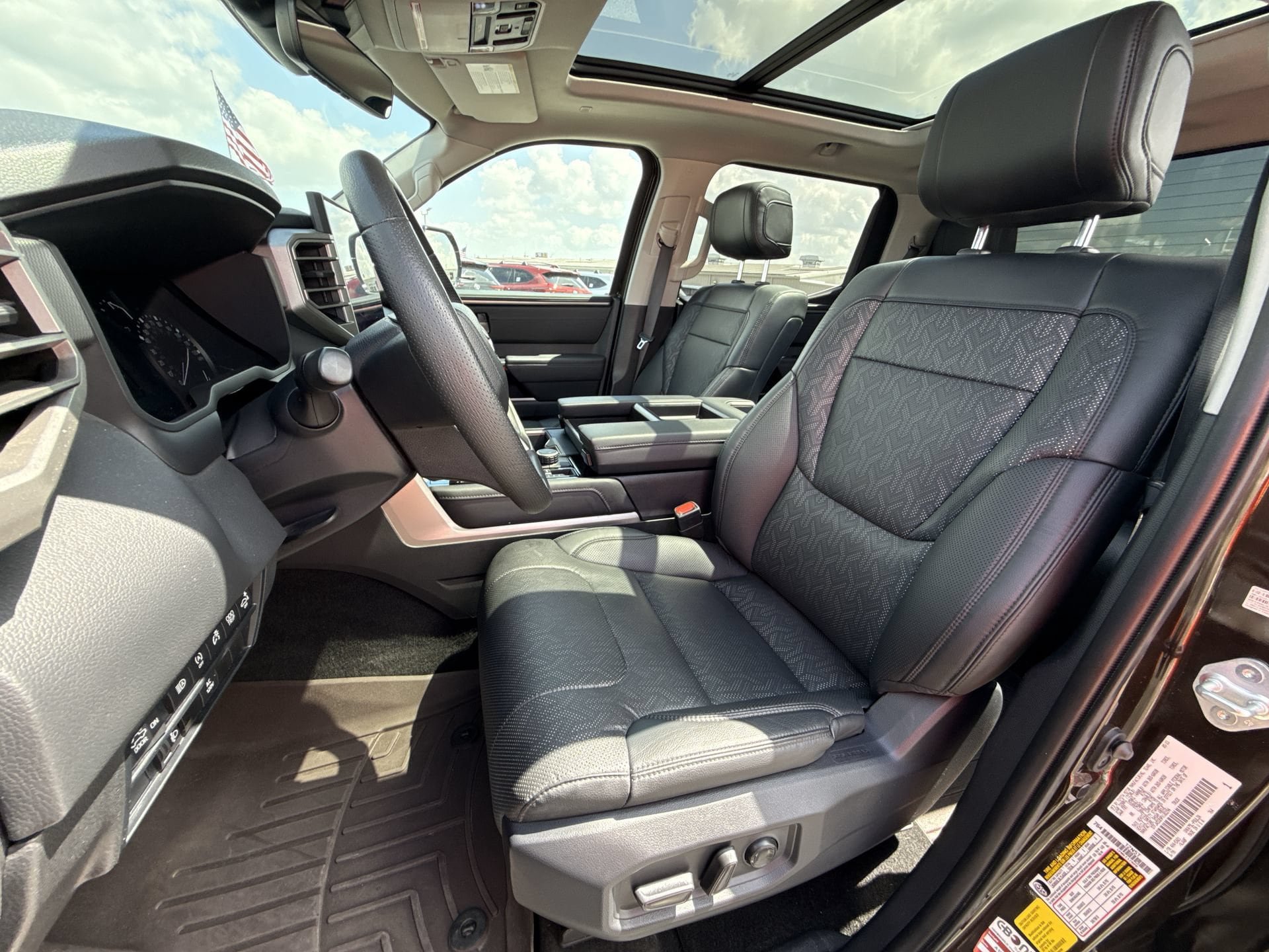 Used 2023 Toyota Tundra Limited w/ Power Package AWD/4WD image 13
