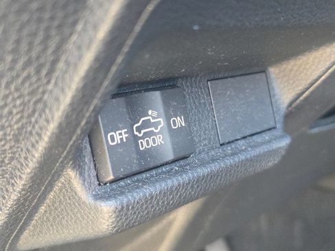 Used 2024 Toyota Tacoma SR5 AWD/4WD image 14