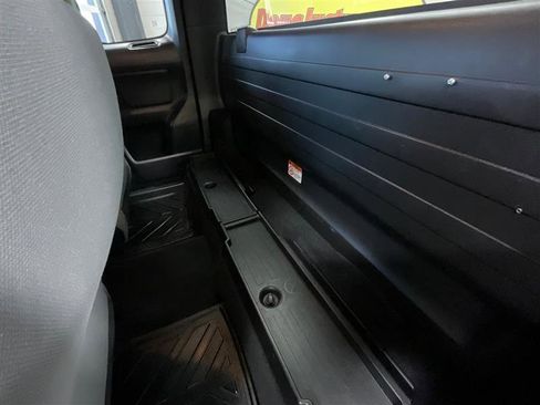 Used 2019 Toyota Tacoma SR image 13