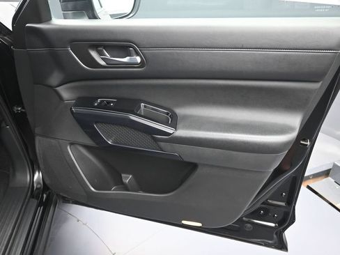 Used 2022 Nissan Pathfinder SV w/ SV Black Package FWD image 36