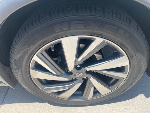 Used 2016 Nissan Murano Platinum w/ Platinum Technology Package FWD image 10