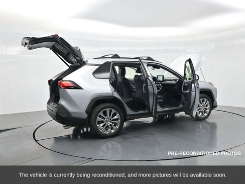 Used 2023 Toyota RAV4 XLE Premium image 39