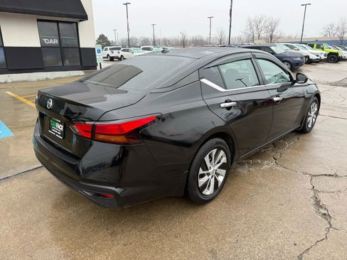 Used 2020 Nissan Altima 2.5 S FWD image 14