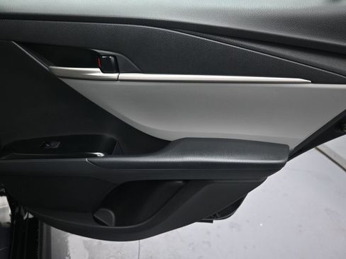 Used 2025 Toyota Camry SE image 26