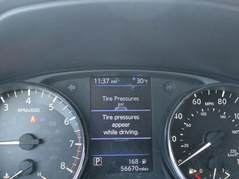 Used 2020 Nissan Rogue SV image 11