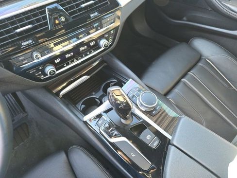 Used 2018 BMW 530i xDrive image 23