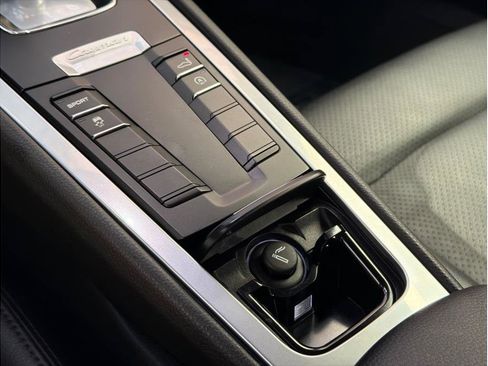 Used 2016 Porsche Cayman image 17