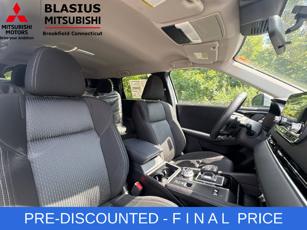 Used 2025 Mitsubishi Outlander ES AWD/4WD image 40