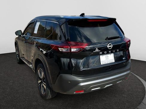 Used 2023 Nissan Rogue SL image 3