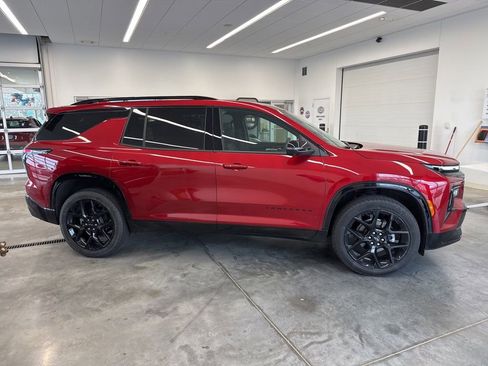 Used 2026 Chevrolet Traverse RS AWD/4WD image 2