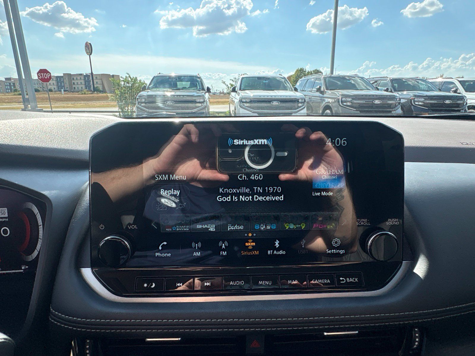Used 2022 Nissan Rogue Platinum w/ Head-Up Display Package FWD image 23