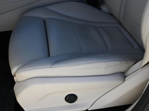 Used 2019 Mercedes-Benz GLC 300 4MATIC image 23