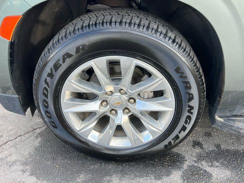 Certified 2023 Chevrolet Suburban Premier image 16