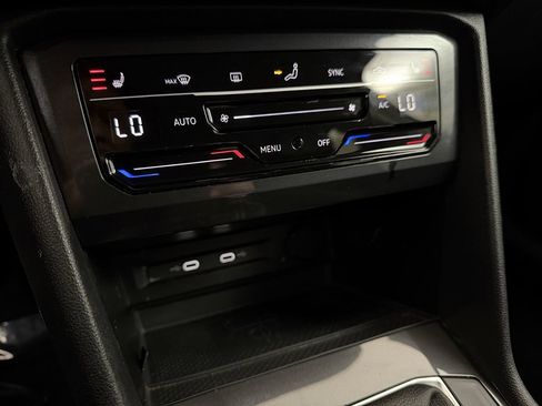 Used 2023 Volkswagen Tiguan SE FWD image 20