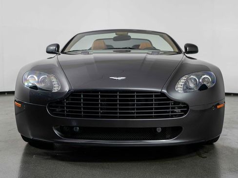 Used 2010 Aston Martin V8 Vantage Roadster image 3