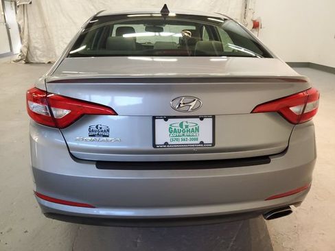 Used 2015 Hyundai Sonata SE w/ Option Group 09 FWD image 5