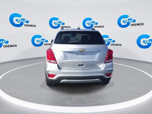 Used 2021 Chevrolet Trax LT FWD image 3