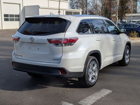 Used 2016 Toyota Highlander Limited image 3