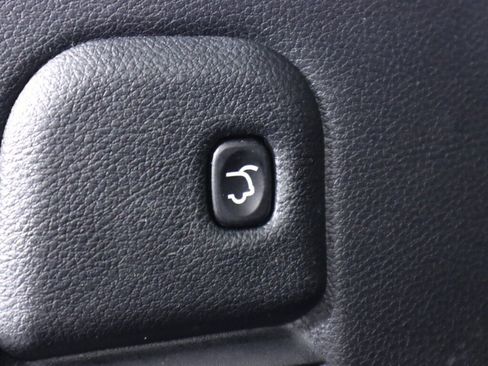 Used 2020 Jeep Grand Cherokee Limited w/ Luxury Group II image 37