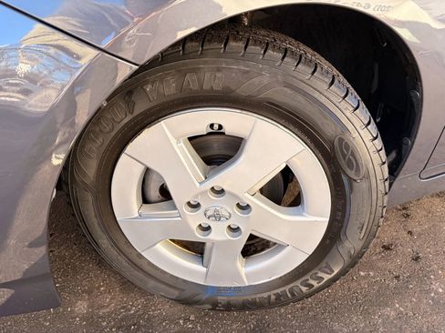 Used 2011 Toyota Prius Two image 42