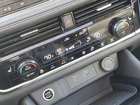 Certified 2023 Nissan Rogue SL w/ SL Premium Package image 18